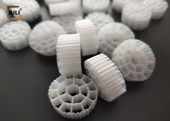 MBBR Plastic 800m2/M3 Large Surface HDPE Filter Media ROHS FDA Certificate