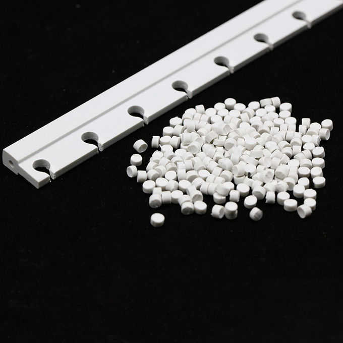 ملف بثق الكريات البلاستيكية البلاستيكية الصلبة 1.6g / Cm3 1